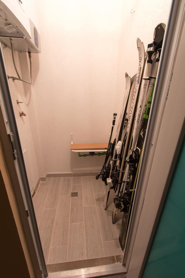 Apartmani Mont 1 ヤホリナ エクステリア 写真