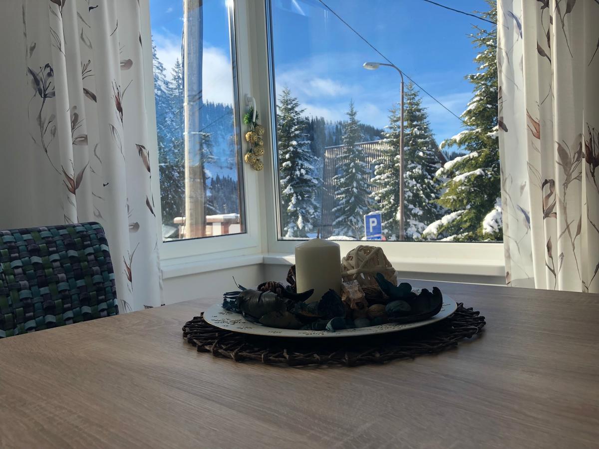 Apartmani Mont 1 ヤホリナ エクステリア 写真