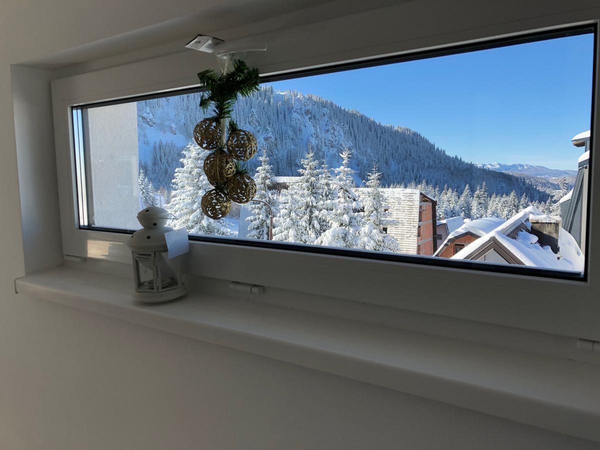 Apartmani Mont 1 ヤホリナ エクステリア 写真